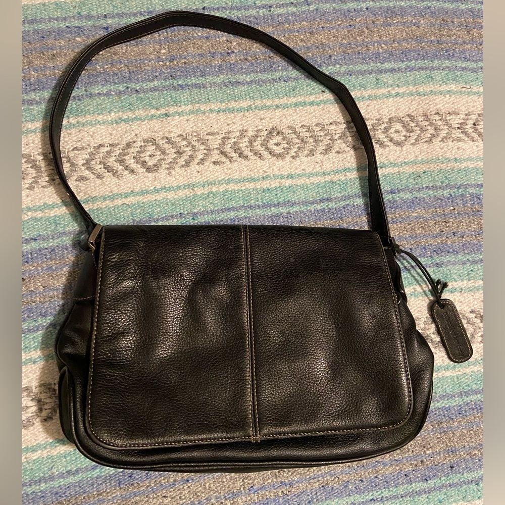 GUC Liz Claiborne Black 100% Leather Purse